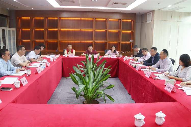 鄧華應(yīng)邀前往廣弘百創(chuàng)供應(yīng)鏈服務(wù)（海南）有限公司、南海商品交易中心洽談合作事宜